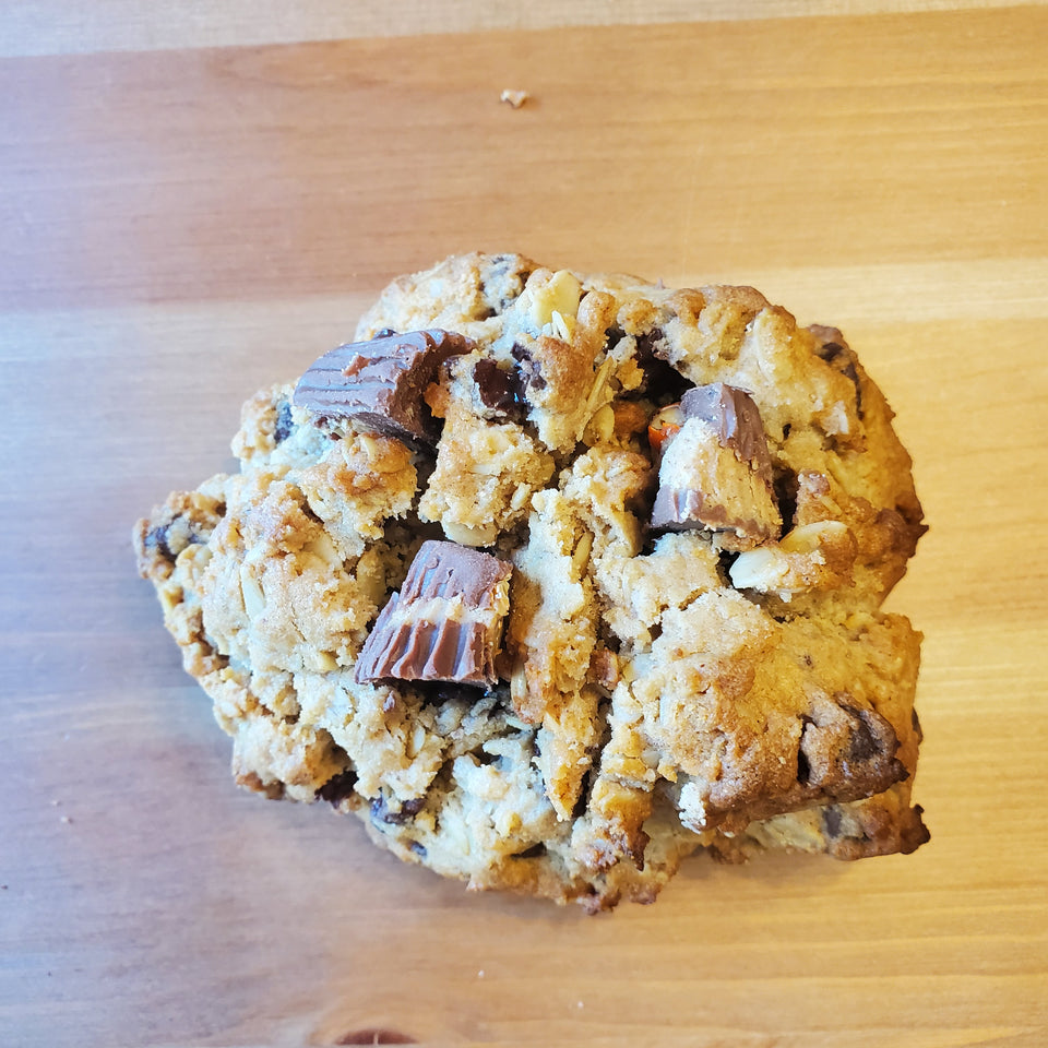 Peanut Butter Chocolate Chip cookie freshly bakes and delivered right to your door.  We deliver all across Canada and the United States. GTA residents will receive Free Delivery
